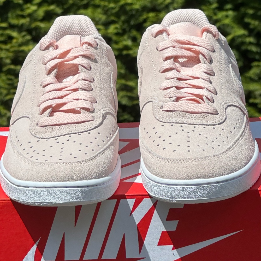 NEW Nike Womens Nubuck Court Vision Low Casual Sneaker - 9.5 - Picture 4 of 9